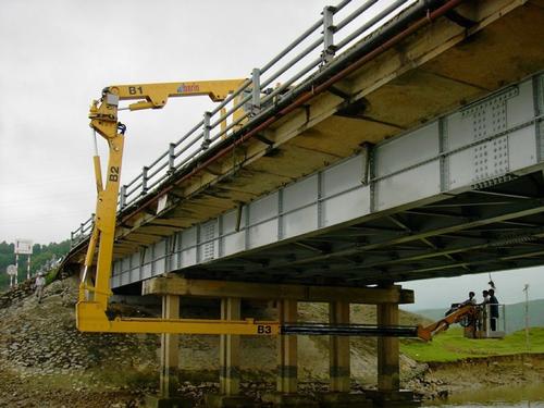 臂架式橋梁檢測車